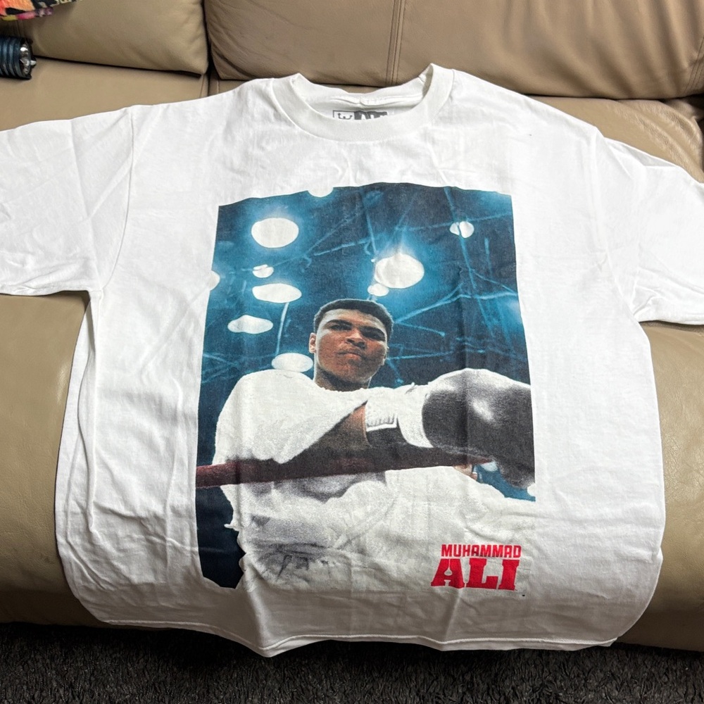 Muhammad Ali White Graphic T-Shirt